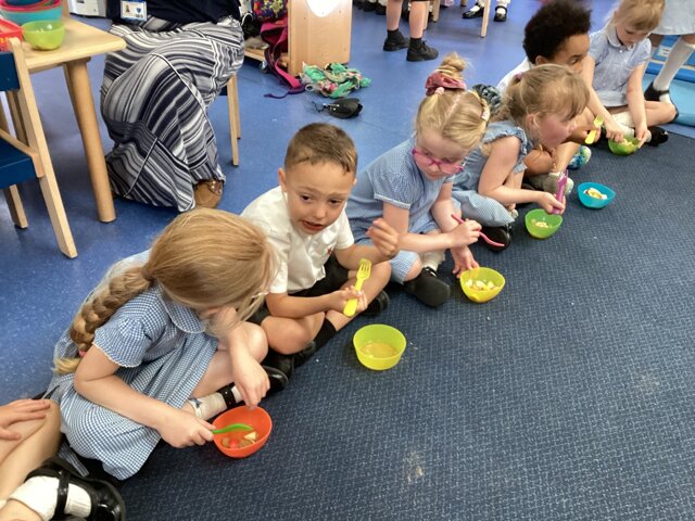 Image of Making (and eating!) Fruit Salad 